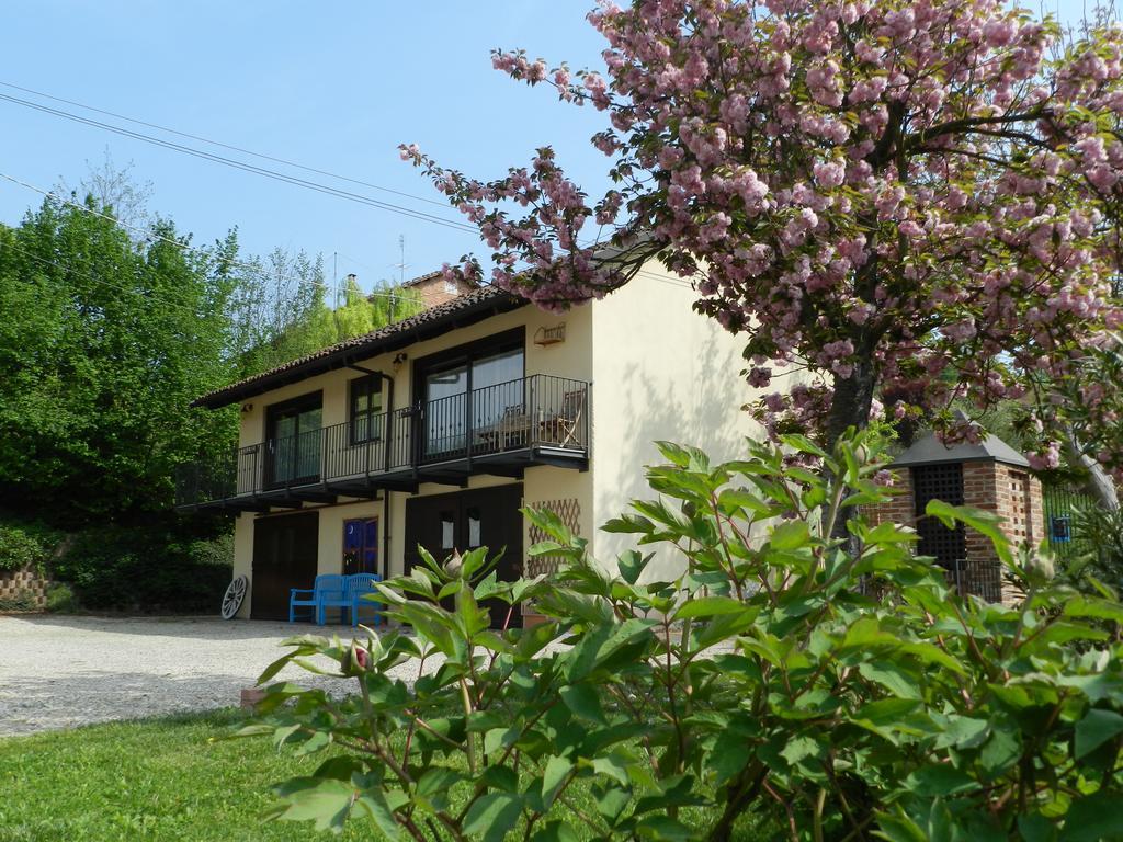 Gasthaus Cascina Caldera Cantarana Exterior foto