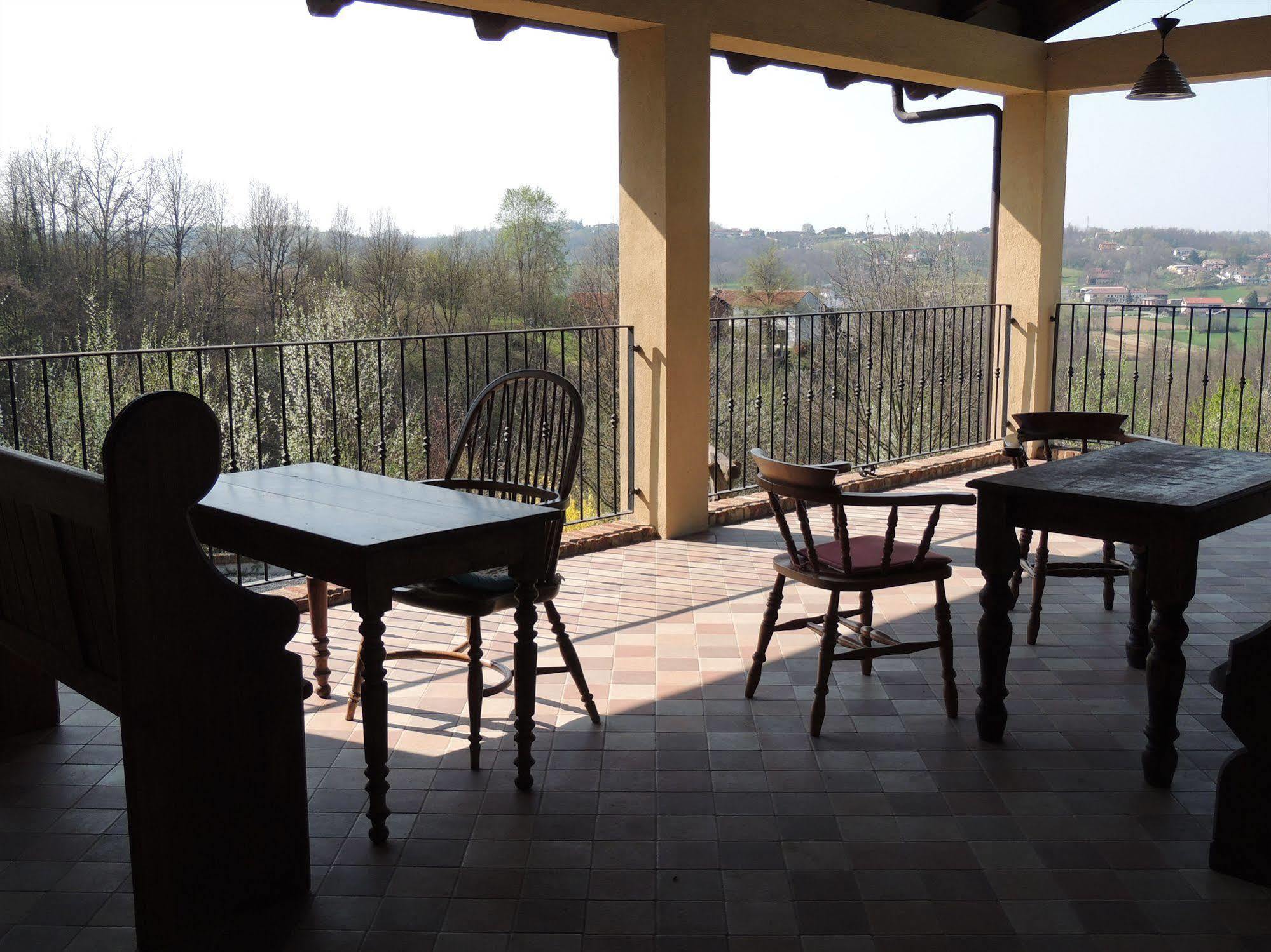 Gasthaus Cascina Caldera Cantarana Exterior foto